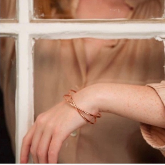 Tribe Alive : rose gold criss cross bracelet - Picture 7 of 14